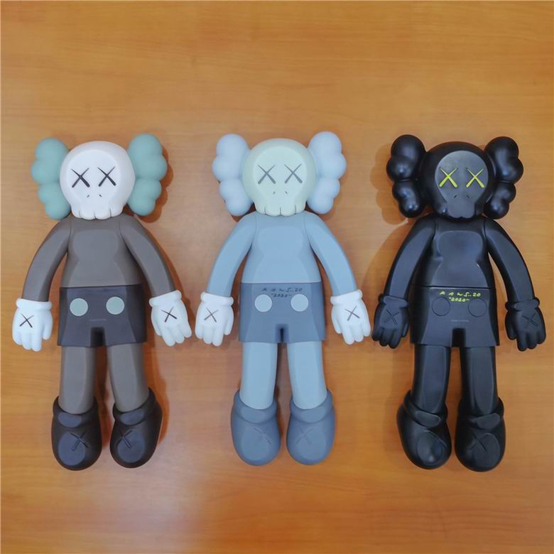 Kaws 41x22x8cm   (7)